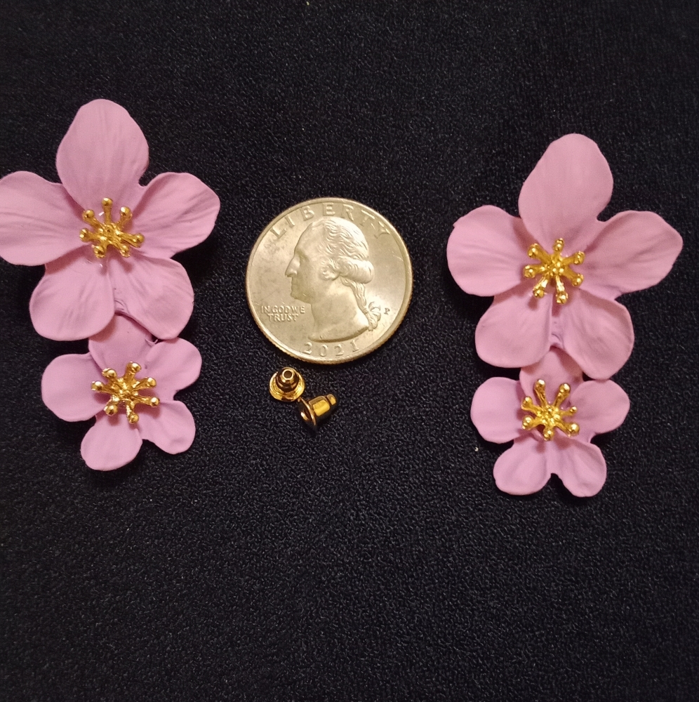 New lilac with gold center metal flowers post earrings